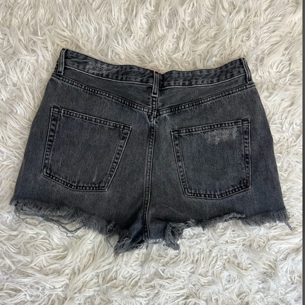 TOPSHOP WASHED RIPPED MOMā SHORTS - Picture 3 of 6